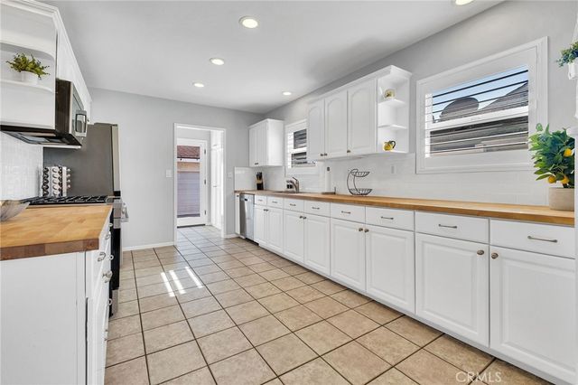 4838 Fidler Avenue, Long Beach, CA 90808