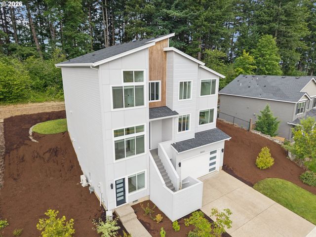 10025 Se NICHOLAS Dr, Happy Valley, OR 97086