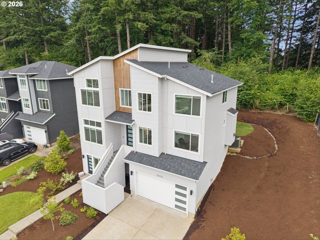 10025 Se NICHOLAS Dr, Happy Valley, OR 97086