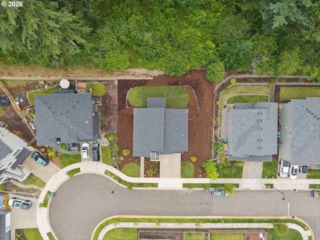 10025 Se NICHOLAS Dr, Happy Valley, OR 97086