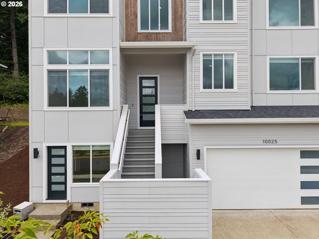 10025 Se NICHOLAS Dr, Happy Valley, OR 97086