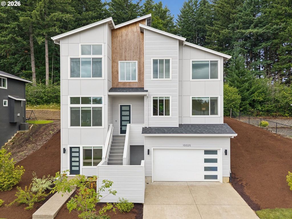 10025 Se NICHOLAS Dr, Happy Valley, OR 97086