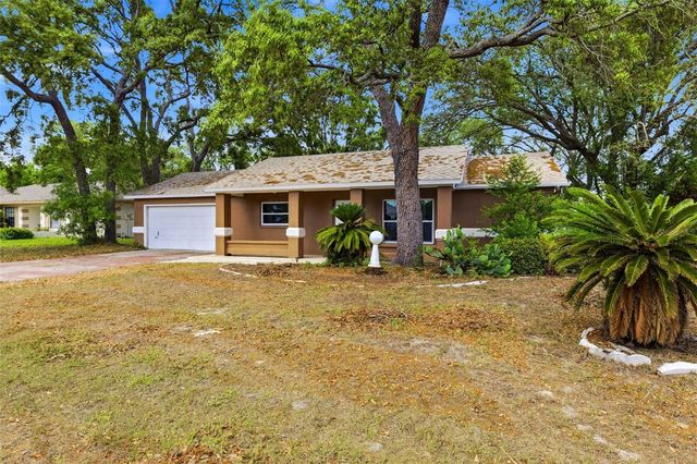 8076 WOODEN DRIVE, Spring Hill, FL 34606