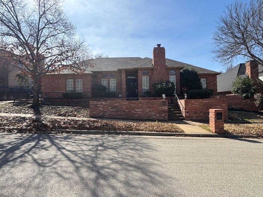 6010 Millwood Drive, Arlington, TX 76016