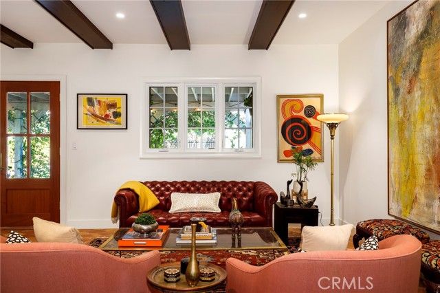 898 S Victoria, Los Angeles, CA 90005