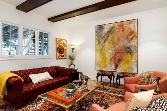 898 S Victoria, Los Angeles, CA 90005