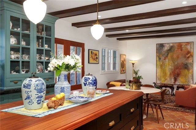 898 S Victoria, Los Angeles, CA 90005