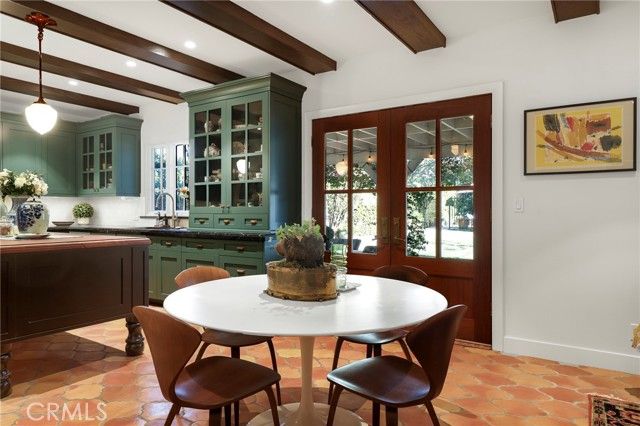 898 S Victoria, Los Angeles, CA 90005