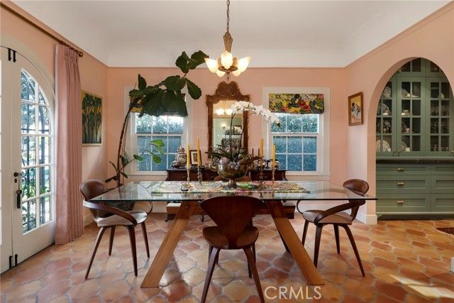 898 S Victoria, Los Angeles, CA 90005