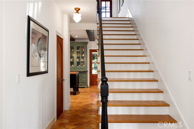 898 S Victoria, Los Angeles, CA 90005