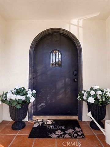 898 S Victoria, Los Angeles, CA 90005