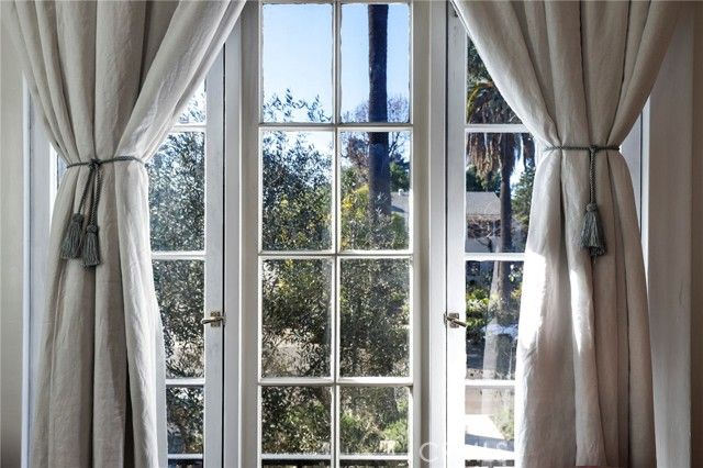 898 S Victoria, Los Angeles, CA 90005