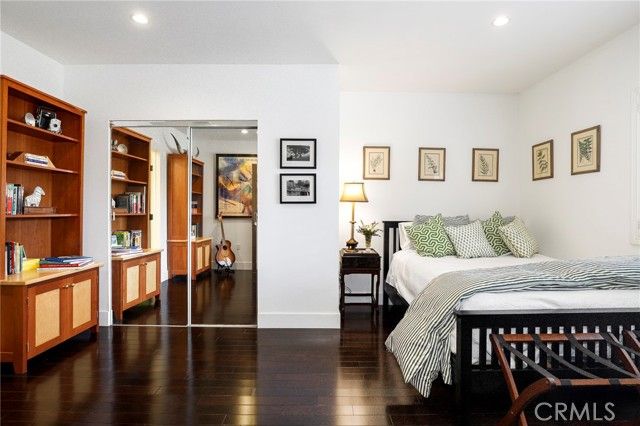 898 S Victoria, Los Angeles, CA 90005