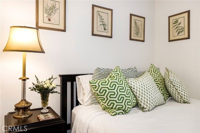 898 S Victoria, Los Angeles, CA 90005