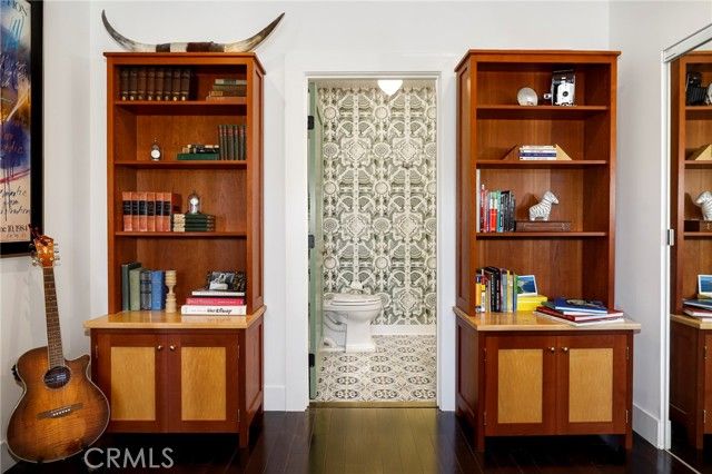 898 S Victoria, Los Angeles, CA 90005