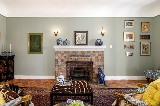 898 S Victoria, Los Angeles, CA 90005