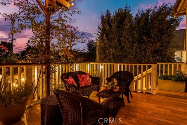 898 S Victoria, Los Angeles, CA 90005