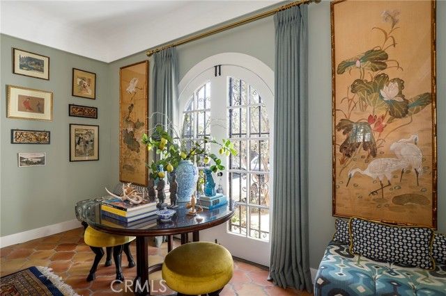 898 S Victoria, Los Angeles, CA 90005