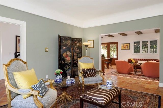 898 S Victoria, Los Angeles, CA 90005