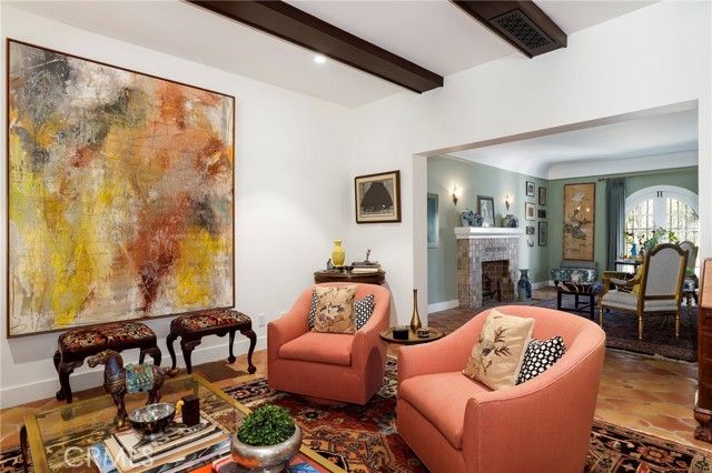 898 S Victoria, Los Angeles, CA 90005