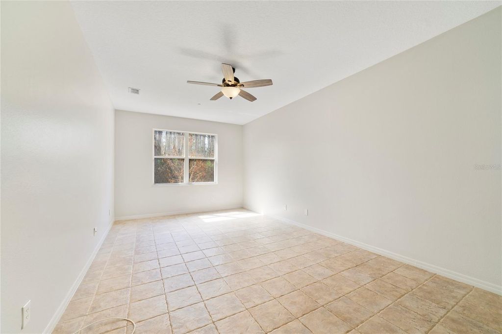 Image 14 of property listing at 1156 ROYAL SAINT GEORGE DRIVE, Orlando, FL 32828