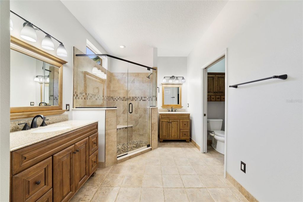 Image 16 of property listing at 1156 ROYAL SAINT GEORGE DRIVE, Orlando, FL 32828