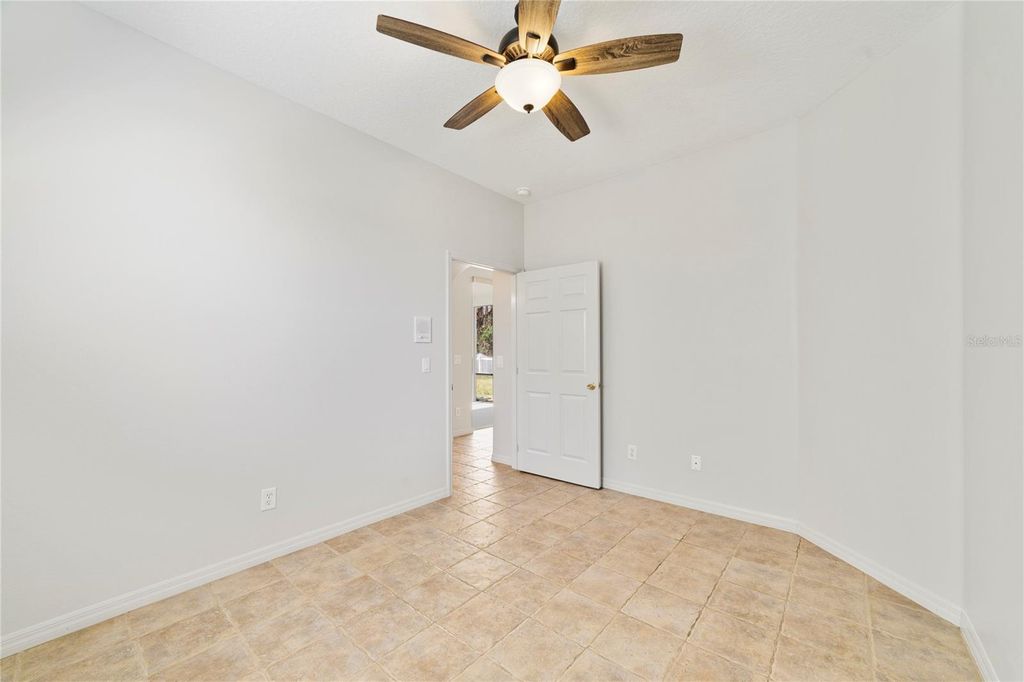 Image 18 of property listing at 1156 ROYAL SAINT GEORGE DRIVE, Orlando, FL 32828