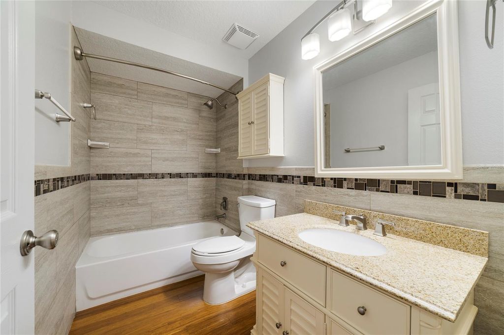 Image 27 of property listing at 1156 ROYAL SAINT GEORGE DRIVE, Orlando, FL 32828