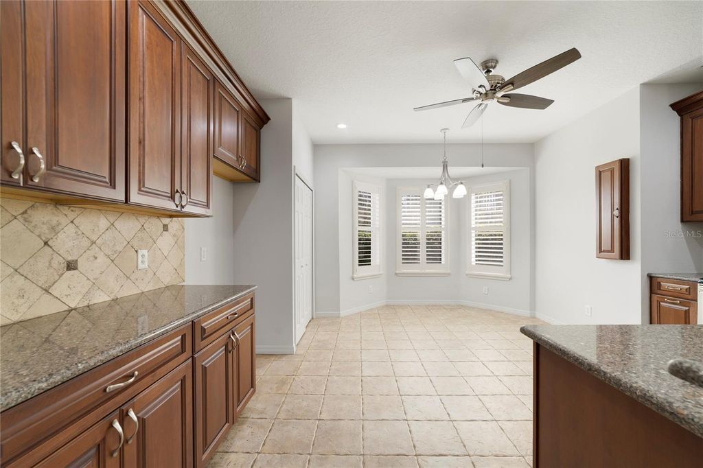 Image 5 of property listing at 1156 ROYAL SAINT GEORGE DRIVE, Orlando, FL 32828
