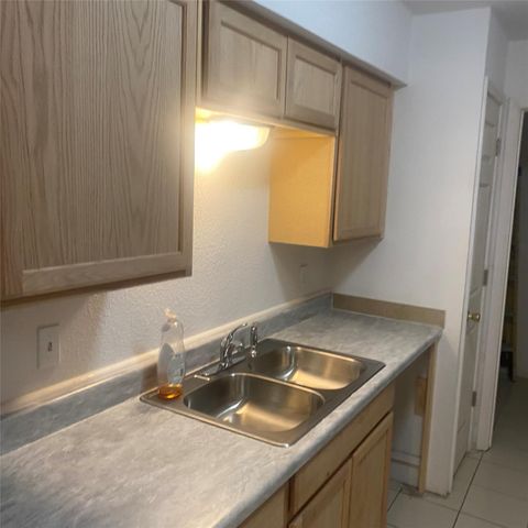 9797 Leawood 1414, Houston, TX 77099