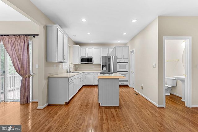 13574 BIG BOULDER RD, Herndon, VA 20171