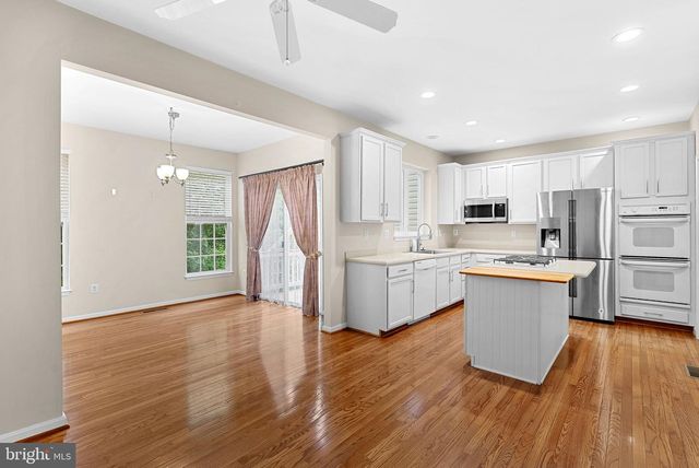 13574 BIG BOULDER RD, Herndon, VA 20171