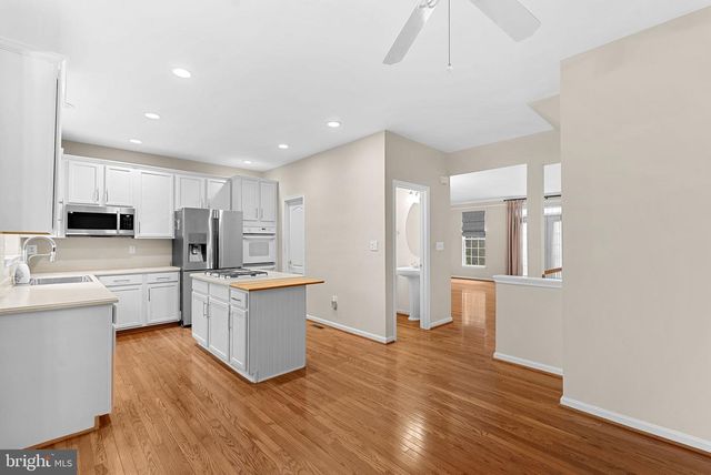 13574 BIG BOULDER RD, Herndon, VA 20171