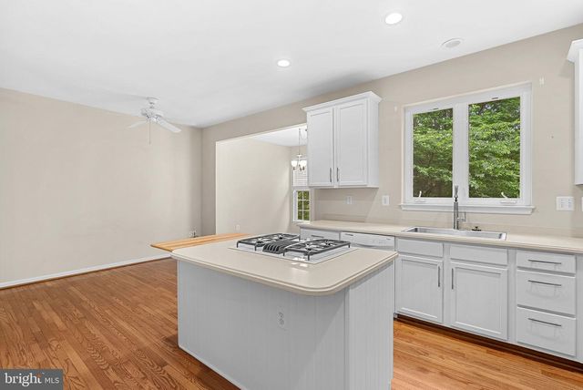13574 BIG BOULDER RD, Herndon, VA 20171