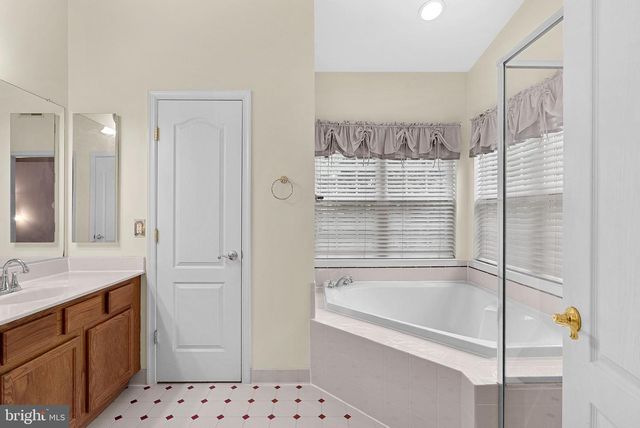 13574 BIG BOULDER RD, Herndon, VA 20171