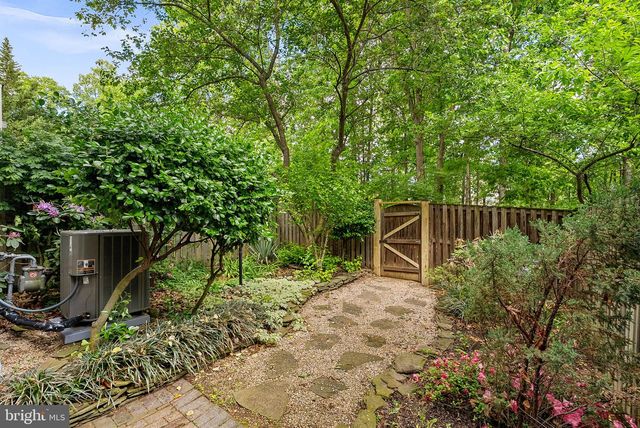 13574 BIG BOULDER RD, Herndon, VA 20171