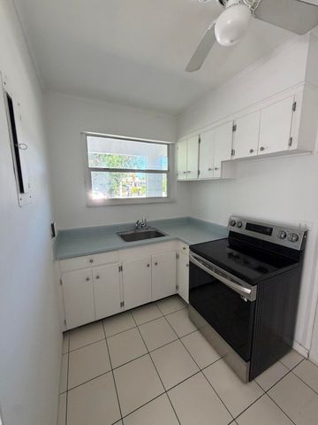 5806 N FLAGLER Drive, West Palm Beach, FL 33407