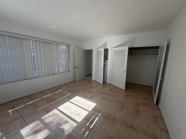 5806 N FLAGLER Drive, West Palm Beach, FL 33407