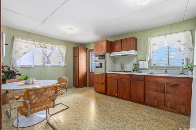 99-252 Lalani Street, Aiea, HI 96701