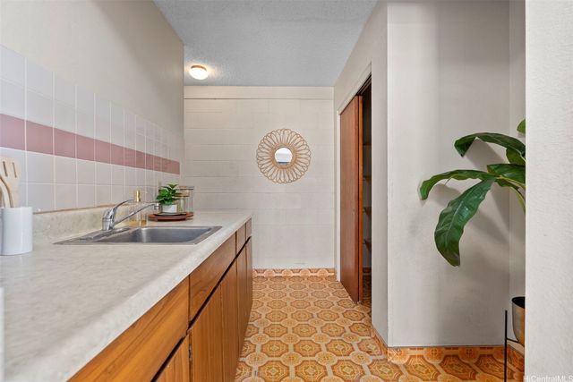 99-252 Lalani Street, Aiea, HI 96701