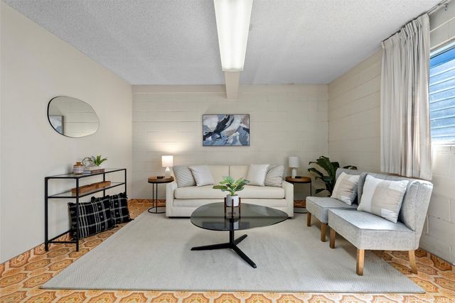 99-252 Lalani Street, Aiea, HI 96701