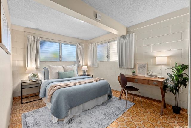 99-252 Lalani Street, Aiea, HI 96701