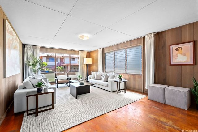 99-252 Lalani Street, Aiea, HI 96701