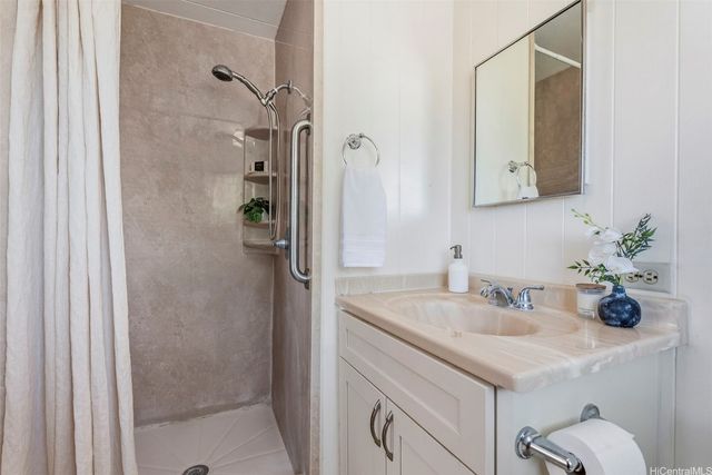 99-252 Lalani Street, Aiea, HI 96701