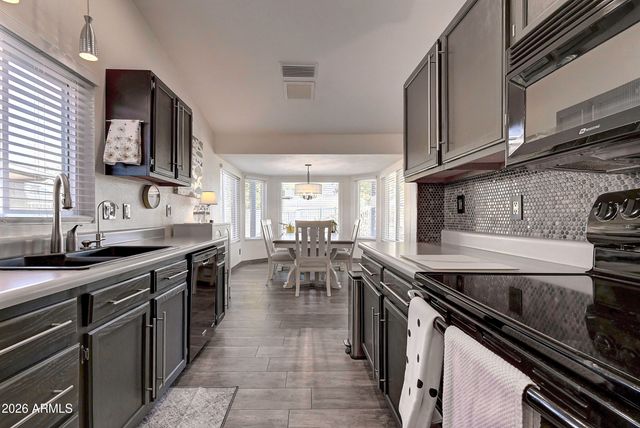 724 W PALOMINO Drive, Chandler, AZ 85225