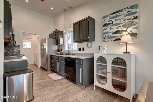 724 W PALOMINO Drive, Chandler, AZ 85225