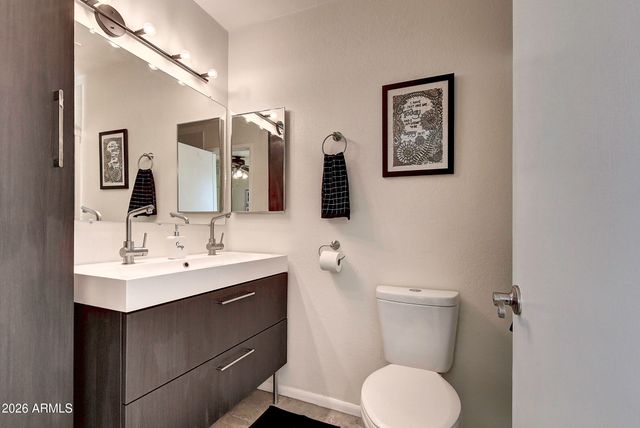 724 W PALOMINO Drive, Chandler, AZ 85225