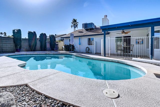 724 W PALOMINO Drive, Chandler, AZ 85225