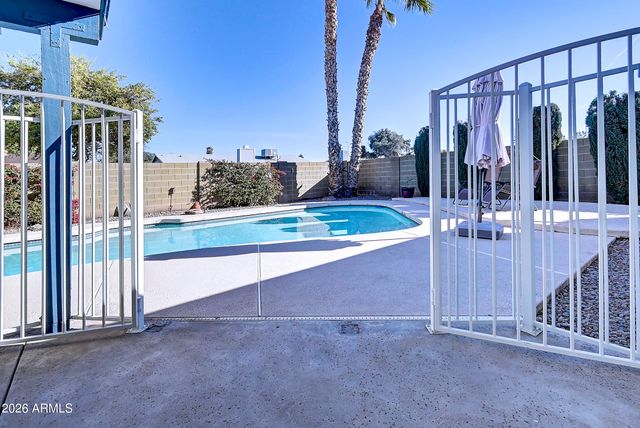 724 W PALOMINO Drive, Chandler, AZ 85225