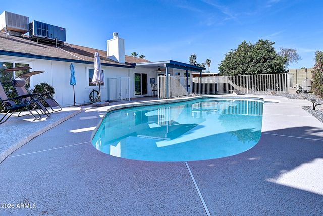 724 W PALOMINO Drive, Chandler, AZ 85225